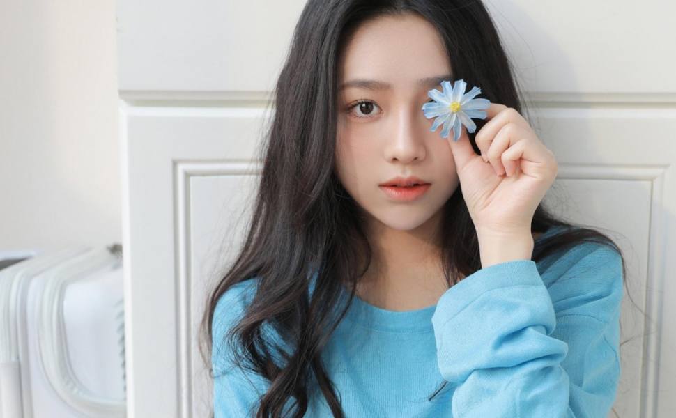 95后女性“辉夜姬”因极端调教视频引发争议 被指涉及多人淫乱行为