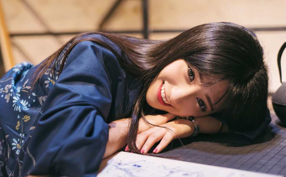 全网炸了！内蒙古14岁少年约架围殴13岁女生，视频曝光画面太残忍