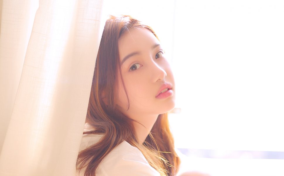 姐夫和小姨子的那点事：烈焰红唇黑丝后入，叫声太骚了！