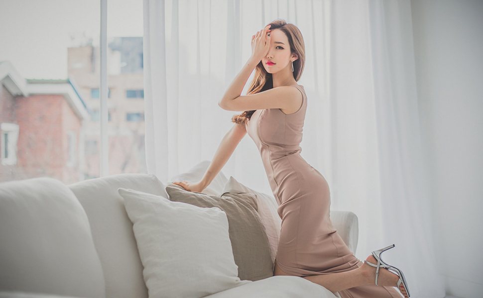 少儿春晚主持人马卉直播翻车被永久封禁！手机相册“惊喜”曝光疑似不雅照，网友炸锅直呼人设崩塌