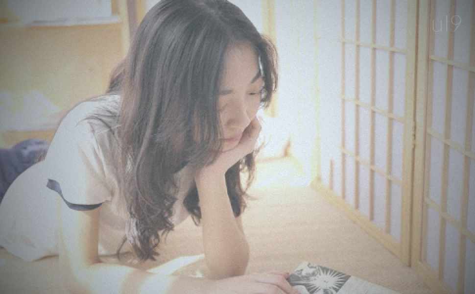 偷拍老妈洗澡实录：他竟在背后疯狂意淫，跪求网友支招如何侵犯亲妈