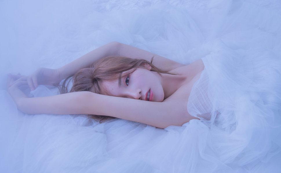 广东嫩模李嘉啟人体写真流出，清纯人设崩塌？网友直呼比AV还刺激！