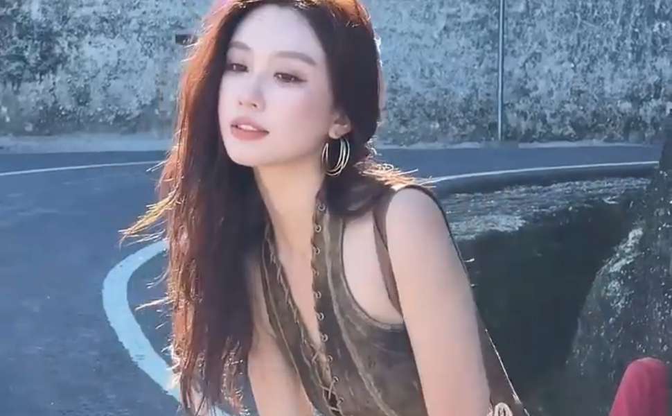 惊天大反转！职场女神Audrey竟是暗夜骚妇，骑乘榨汁喊到失声，反差太炸裂